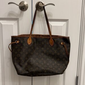 Louis Vuitton carryall medium size